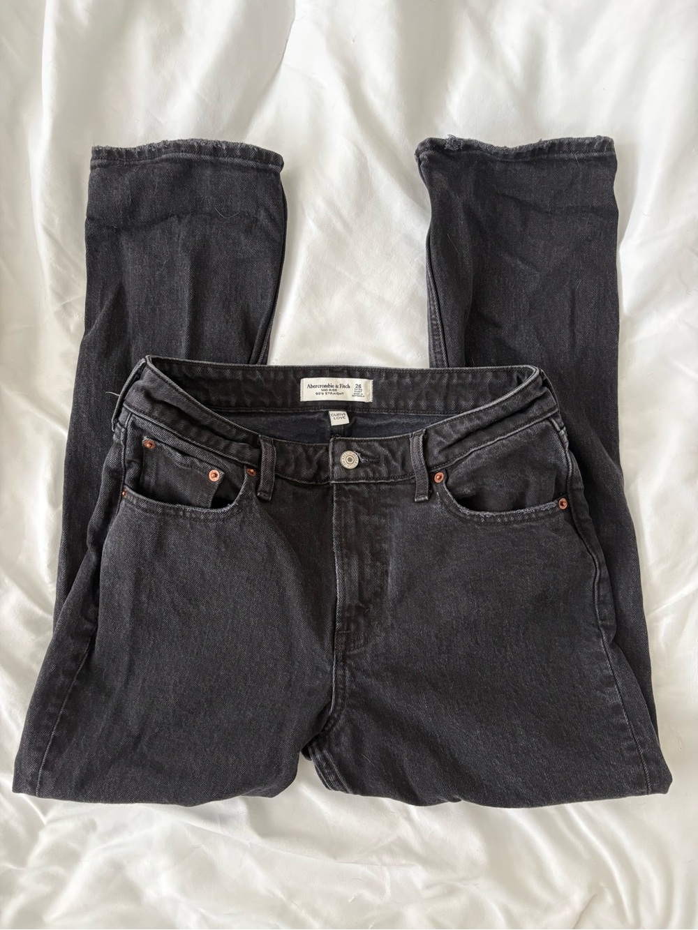 A&F Mid Rise 90’s Straight Curve Love Black Jeans Size 26 Extra Short